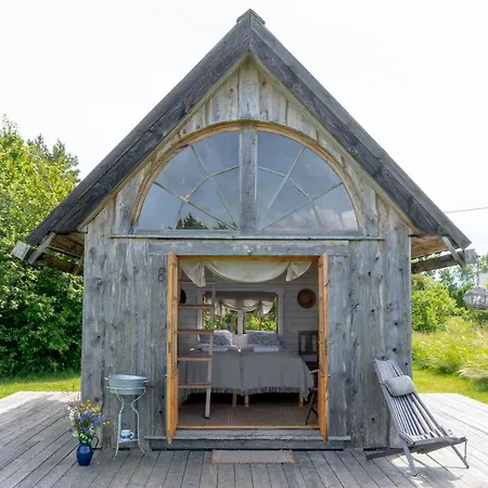 Muhu Namaste Ostanak kod kuće