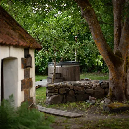 ホームステイ Muhu Namaste