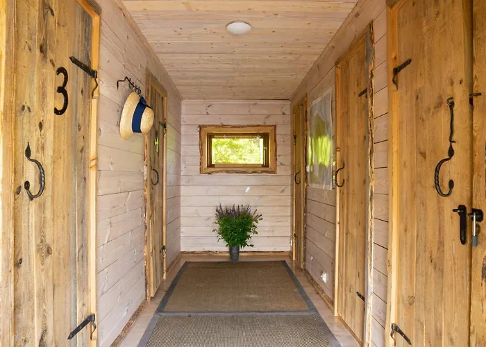 Muhu Namaste ホームステイ *