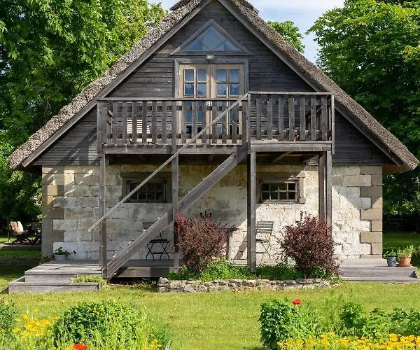 Ostanak kod kuće Muhu Namaste Simisti